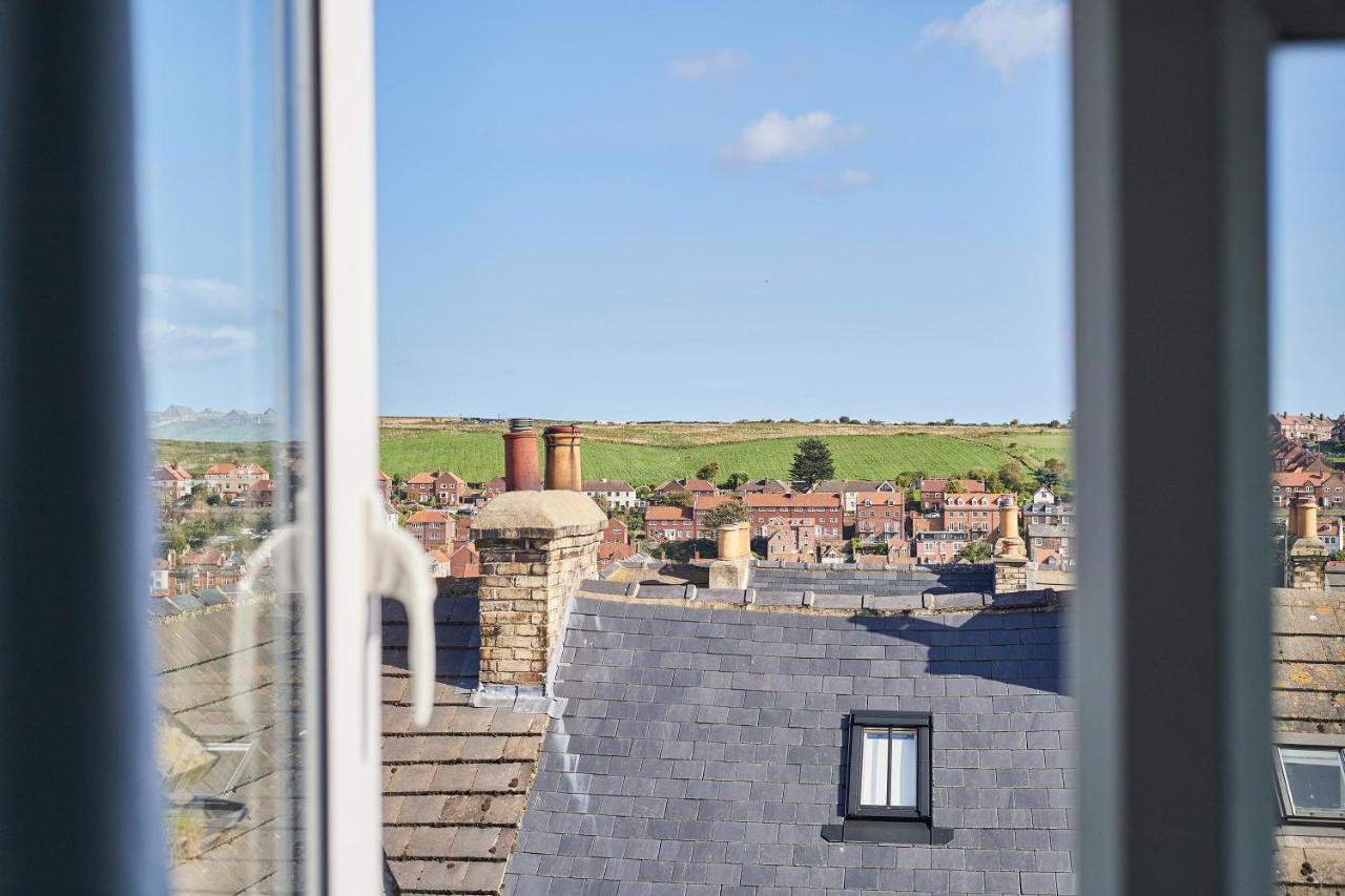 Host & - George House * Whitby